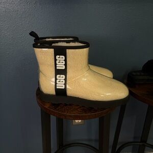 UGG Women’s Classic Clear Mini Boot